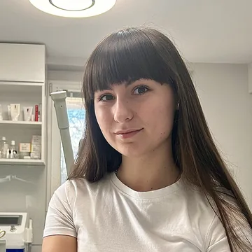 Vajay Dóra